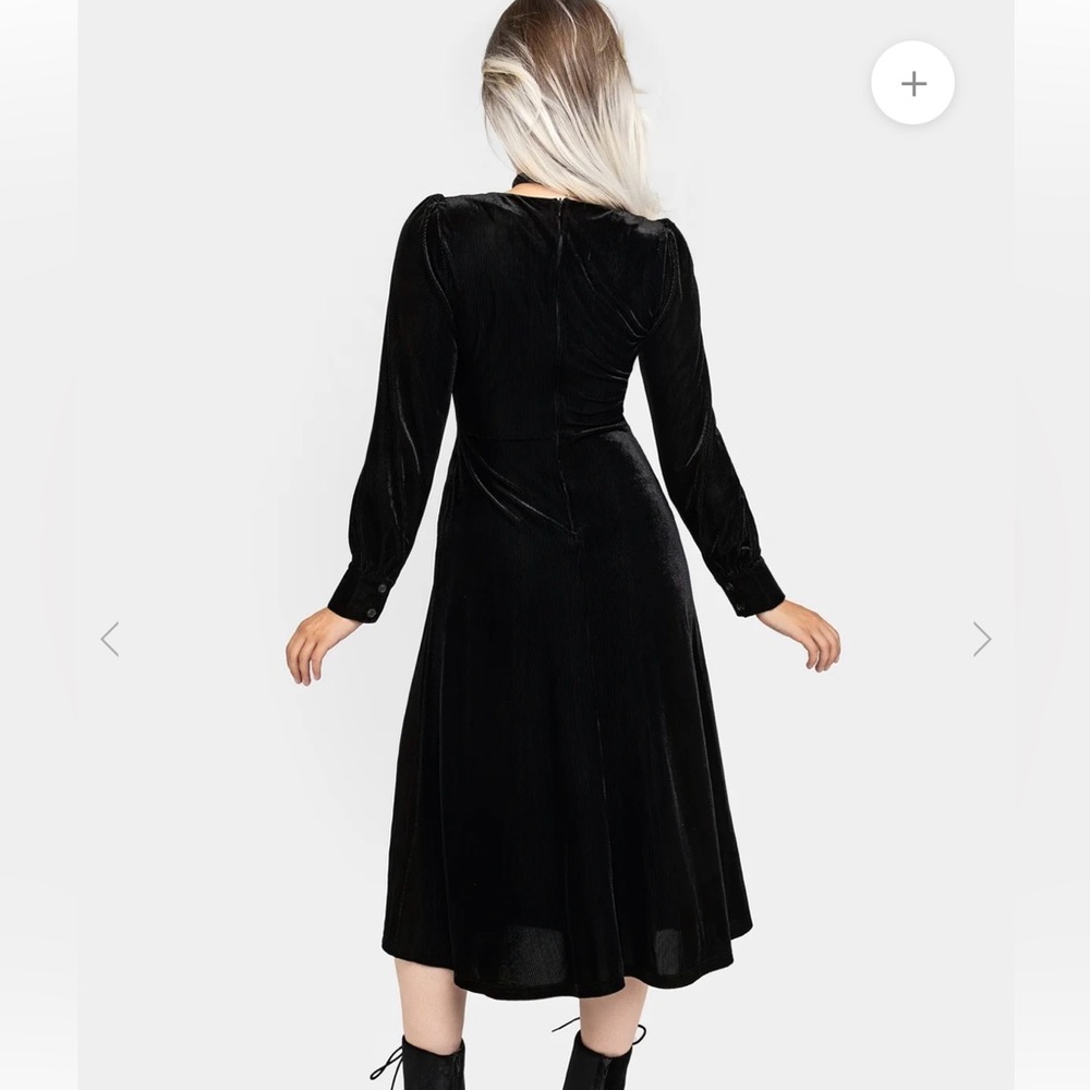 Disturbia Legacy Zip Front Midi Dress
Size 8 - Picture 2 of 7